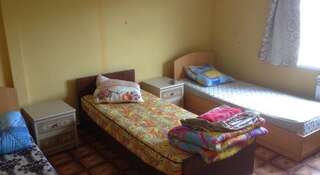 Гостевой дом Na Dobrolyubova Южно-Сахалинск Односпальная кровать в общем номере для мужчин и женщин-1